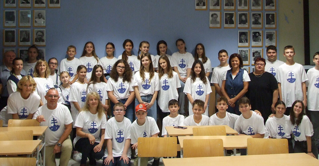 Шести сусрет словачких ученика „Млади долноземци“ – стварање и пријатељство изнад свега (креативне радионице за одржавање словачког идентитета) у ОШ „Јан Чајак“